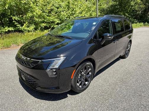 Diamond Black 2027 Chrysler Pacifica LIMITED