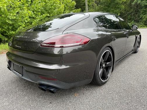 2015 Porsche Panamera GTS