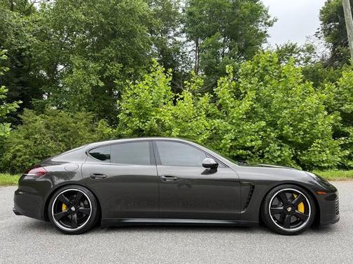 2015 Porsche Panamera GTS