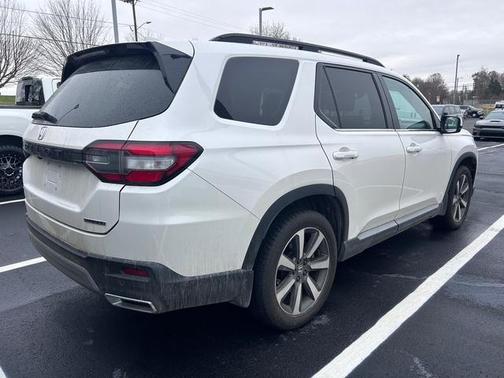 2023 Honda Pilot Touring