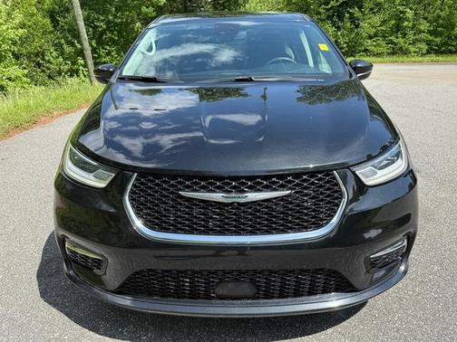 2023 Chrysler Pacifica Touring-L