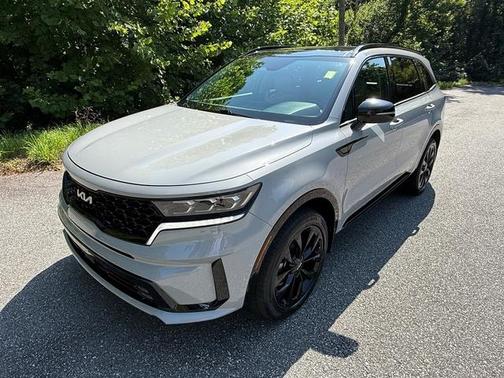Wolf Gray 2022 Kia Sorento SX