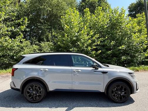 Wolf Gray 2022 Kia Sorento SX
