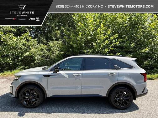 Wolf Gray 2022 Kia Sorento SX