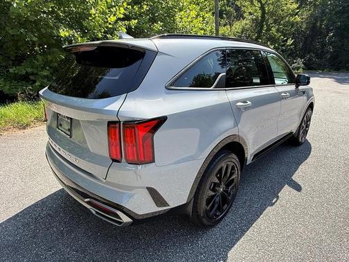 Wolf Gray 2022 Kia Sorento SX
