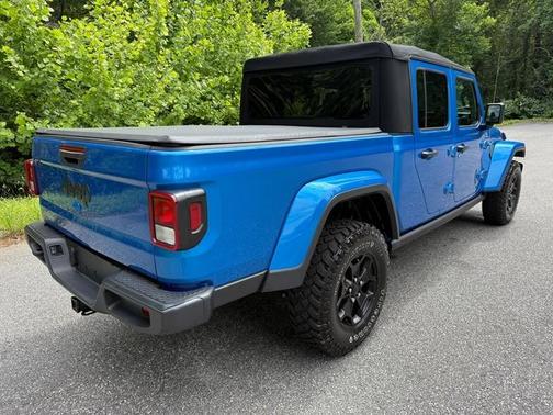 2022 Jeep Gladiator Sport