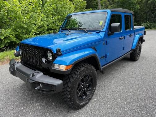 2022 Jeep Gladiator Sport