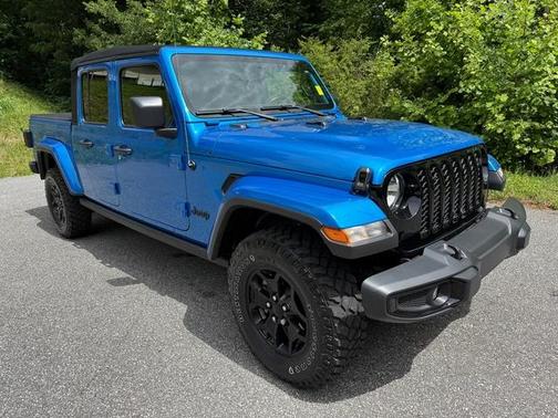 2022 Jeep Gladiator Sport