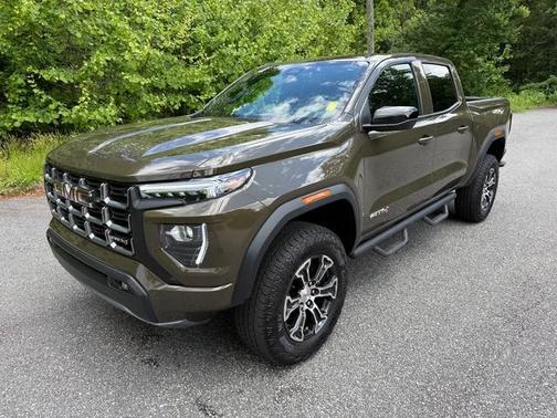 Deep Bronze Metallic 2025 GMC Canyon AT4