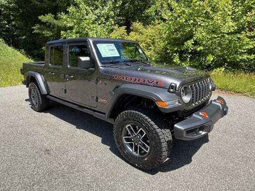 Granite Crystal Clearcoat Metallic 2026 Jeep Gladiator Mojave