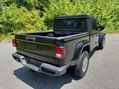 Black Clearcoat 2023 Jeep Gladiator Sport