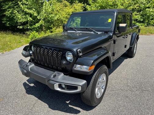 Black Clearcoat 2023 Jeep Gladiator Sport