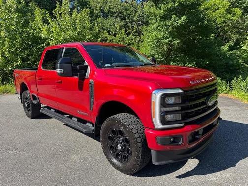 Rapid Red Metallic Tinted Clearcoat 2023 Ford F-250 Lariat