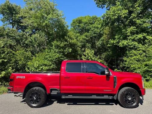 Rapid Red Metallic Tinted Clearcoat 2023 Ford F-250 Lariat