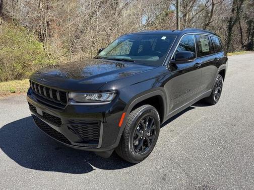 Diamond Black 2026 Jeep Grand Cherokee L Laredo