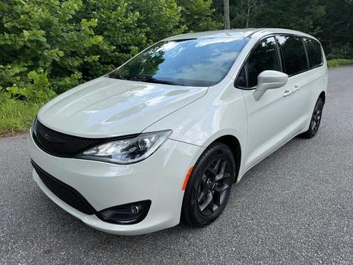 2020 Chrysler Pacifica Touring