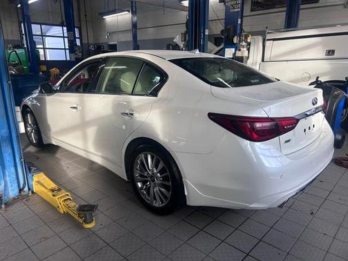 2022 INFINITI Q50 LUXE