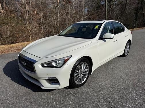 2022 INFINITI Q50 LUXE