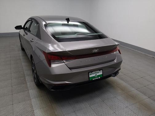 Fluid Metal 2023 Hyundai ELANTRA SEL