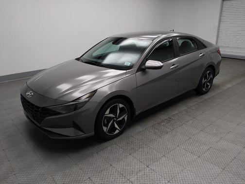 Fluid Metal 2023 Hyundai ELANTRA SEL