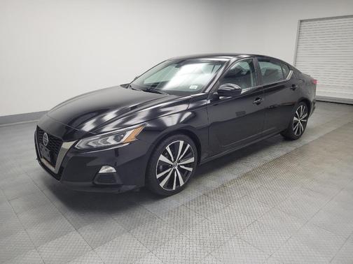 2022 Nissan Altima SR FWD