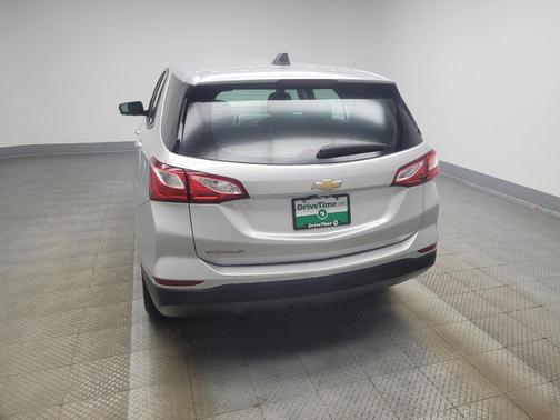Silver Ice Metallic 2020 Chevrolet Equinox LS