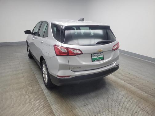 Silver Ice Metallic 2020 Chevrolet Equinox LS