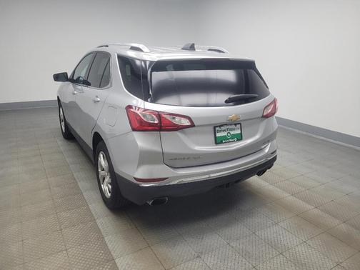 Silver Ice Metallic 2019 Chevrolet Equinox 1LT