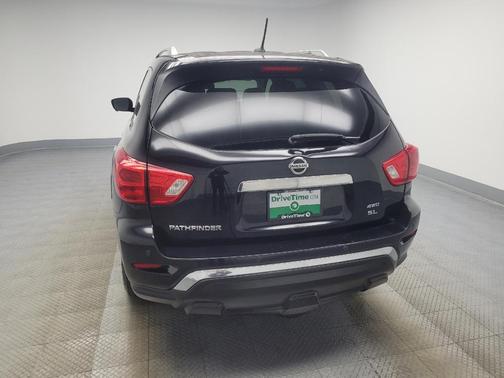 2017 Nissan Pathfinder SL