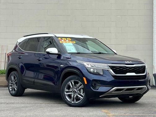 Dark Ocean Blue / White Roof 2022 Kia Seltos S