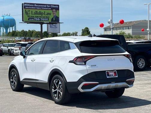 Glacial White Pearl 2024 Kia Sportage EX