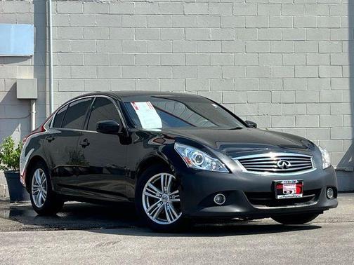2015 INFINITI Q40 Base