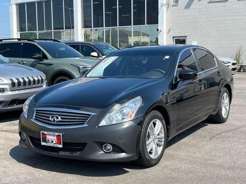 2015 INFINITI Q40 Base