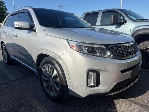 Bright Silver 2014 Kia Sorento SX