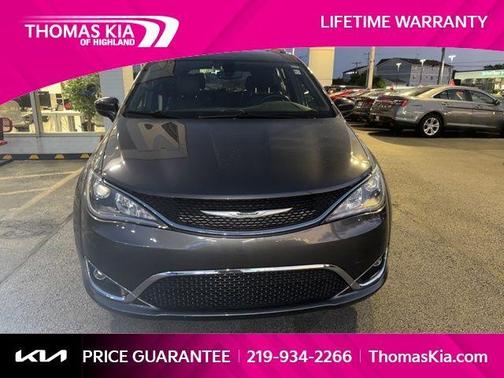 2020 Chrysler Pacifica Touring-L
