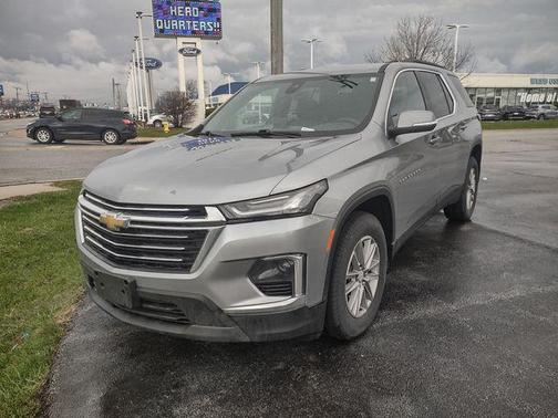 Sterling Gray Metallic 2023 Chevrolet Traverse LT Cloth