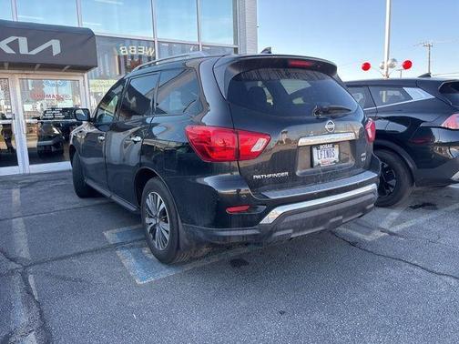 2019 Nissan Pathfinder SV