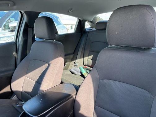 2017 Chevrolet Malibu 1LS