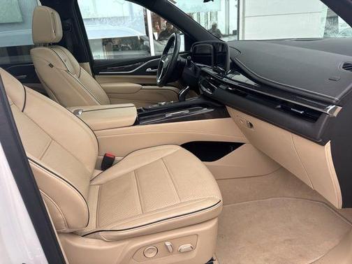 2022 Cadillac Escalade ESV Premium Luxury