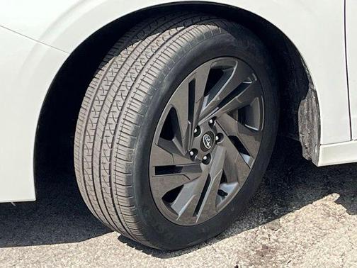 Crystal White Pearl 2024 Subaru Legacy Sport