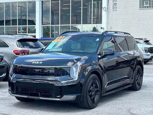 Aurora Black Pearl 2024 Kia EV9 GT-Line