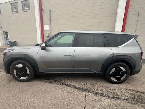 2024 Kia EV9 Light Short Range