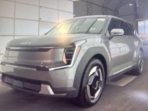 2024 Kia EV9 Light Short Range