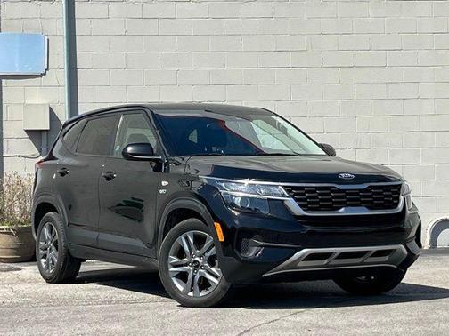 Cherry Black 2021 Kia Seltos LX