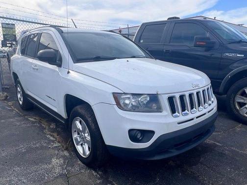 Bright White Clearcoat 2014 Jeep Compass Sport