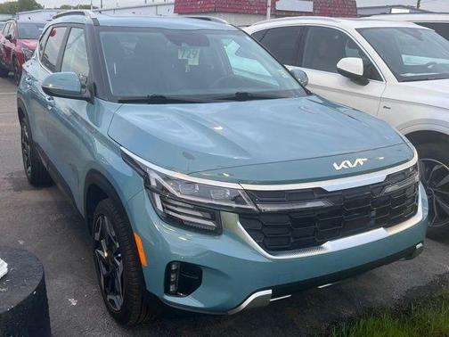 Blue 2024 Kia Seltos SX