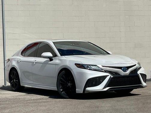 Wind Chill Pearl 2023 Toyota Camry Hybrid XSE