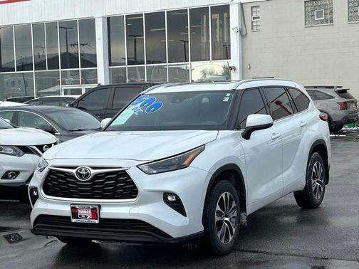 2022 Toyota Highlander XLE