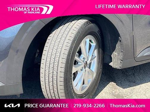 2023 Kia Carnival LX Seat Package