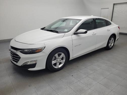 Summit White 2024 Chevrolet Malibu FWD 1LT